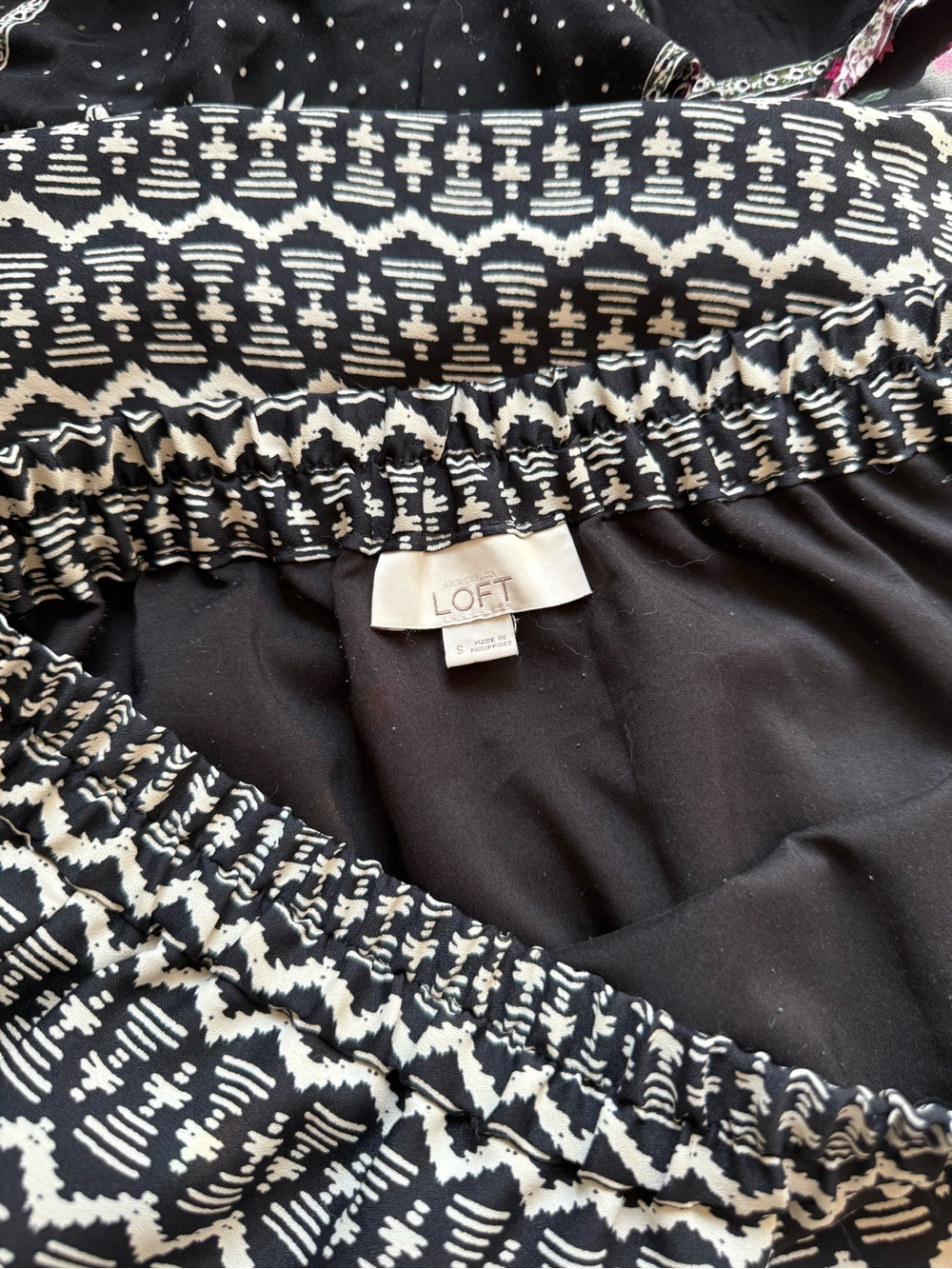 LOFT Black White Printed Skirt Size S Elastic Waist Side Slit - Picture 6 of 8